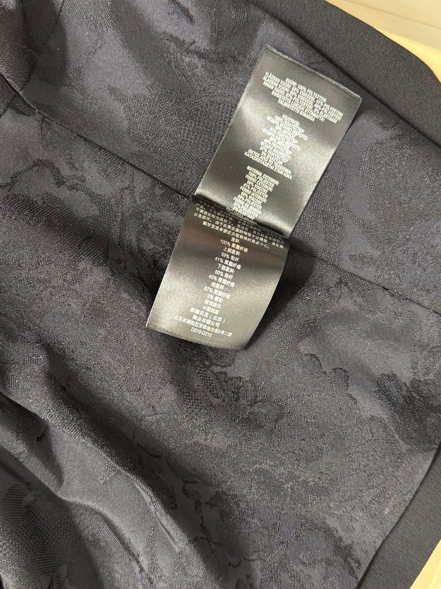 Black Baroque‑Appliqué Flared‑Sleeve Jacket - GREENIES