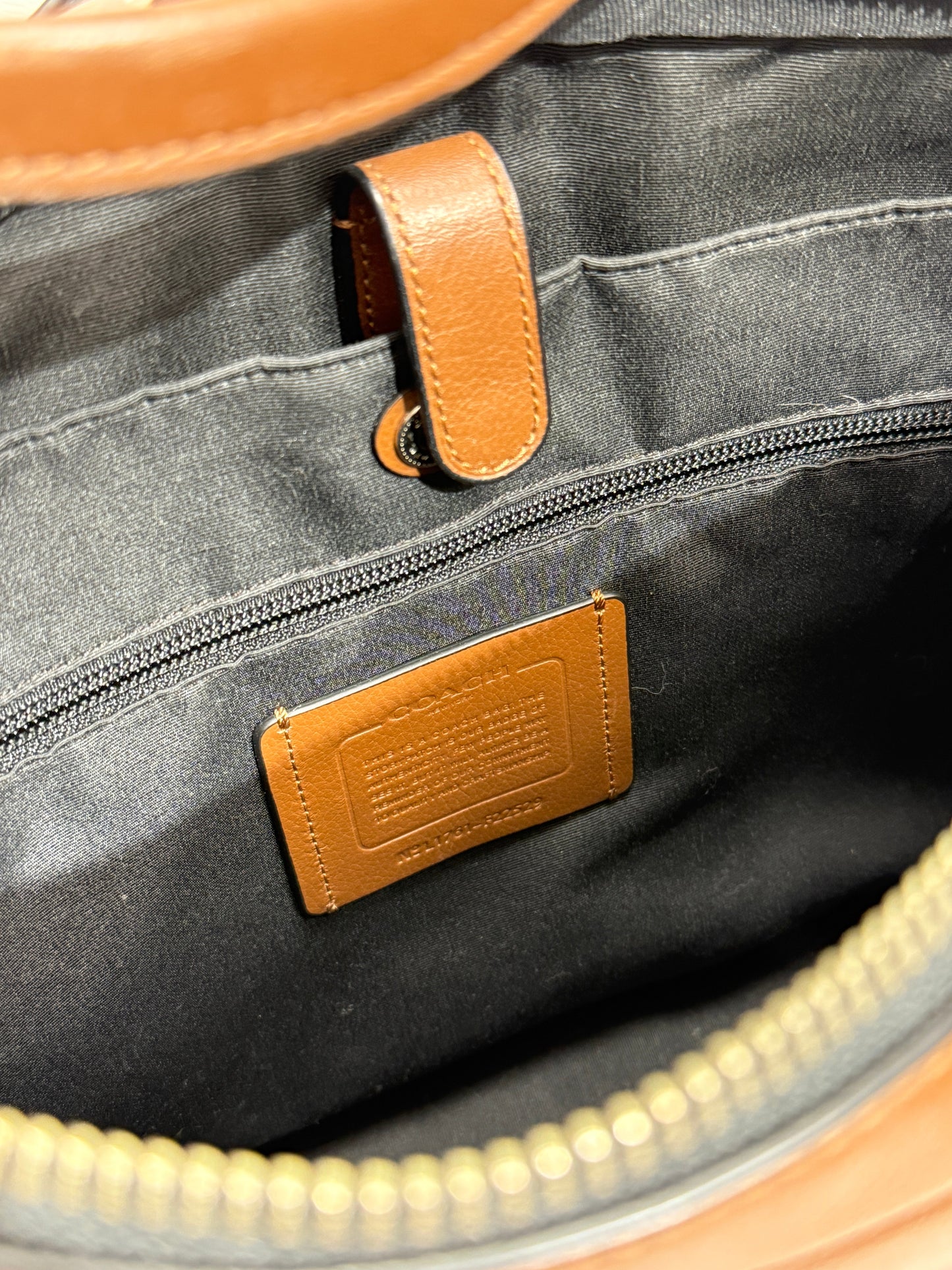 Sleek Brown Leather Zip Tote - GREENIES