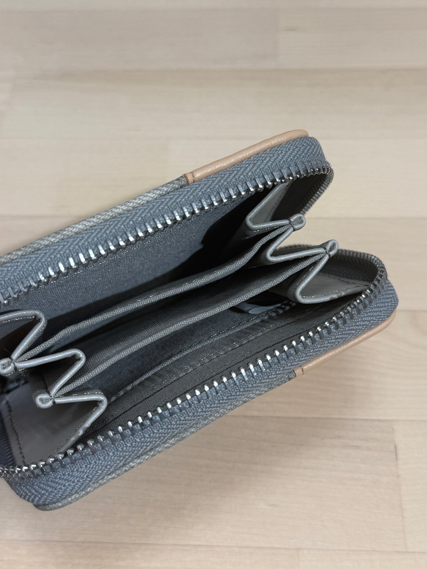 Two-Tone Zipped Canvas Wallet - GREENIES