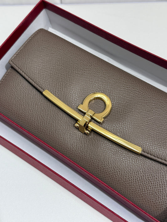 Taupe Textured Gold Bar Wallet - GREENIES