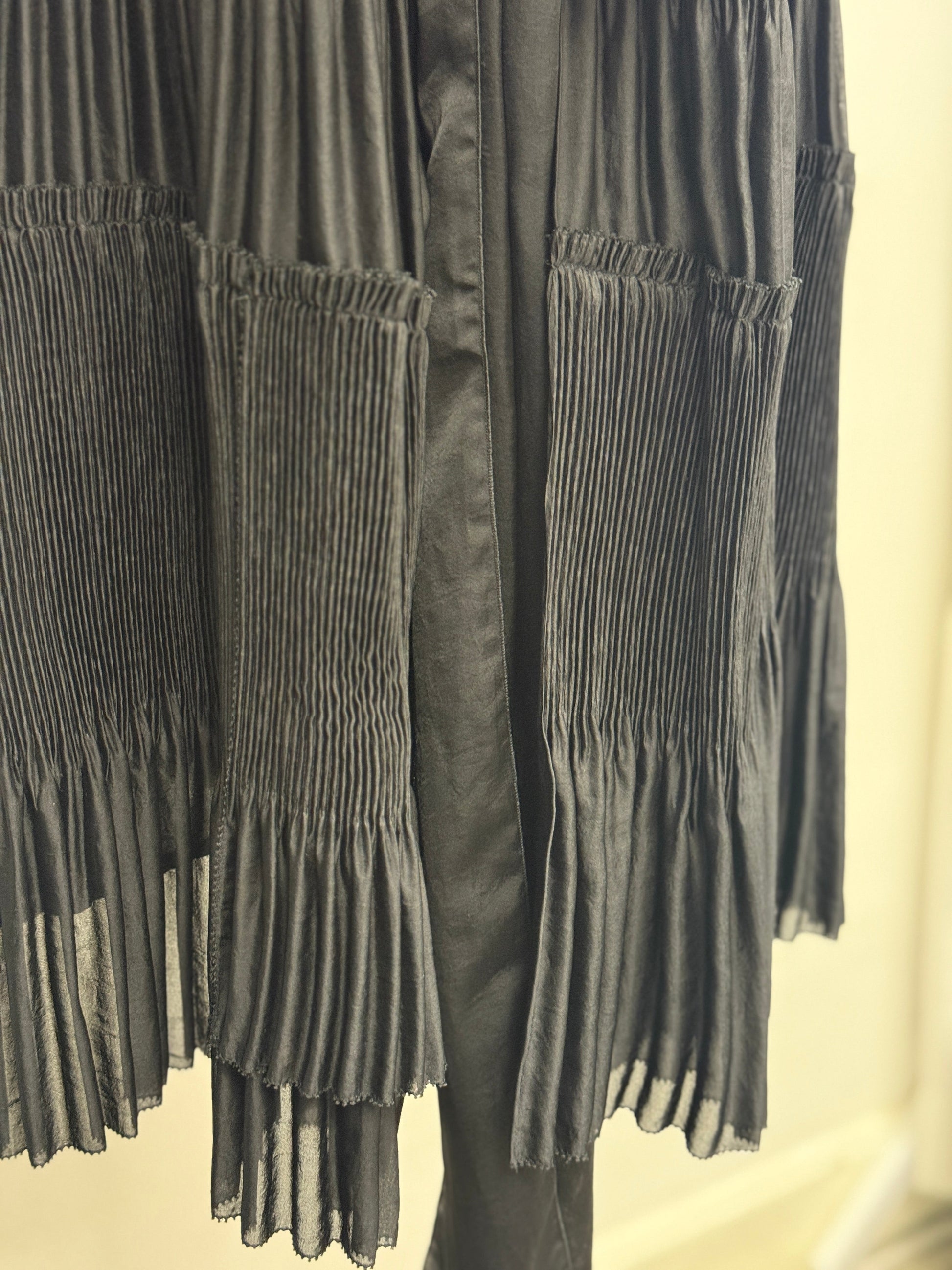 GREENIES Diane von Furstenberg Black Pleated Tie-Waist Dress