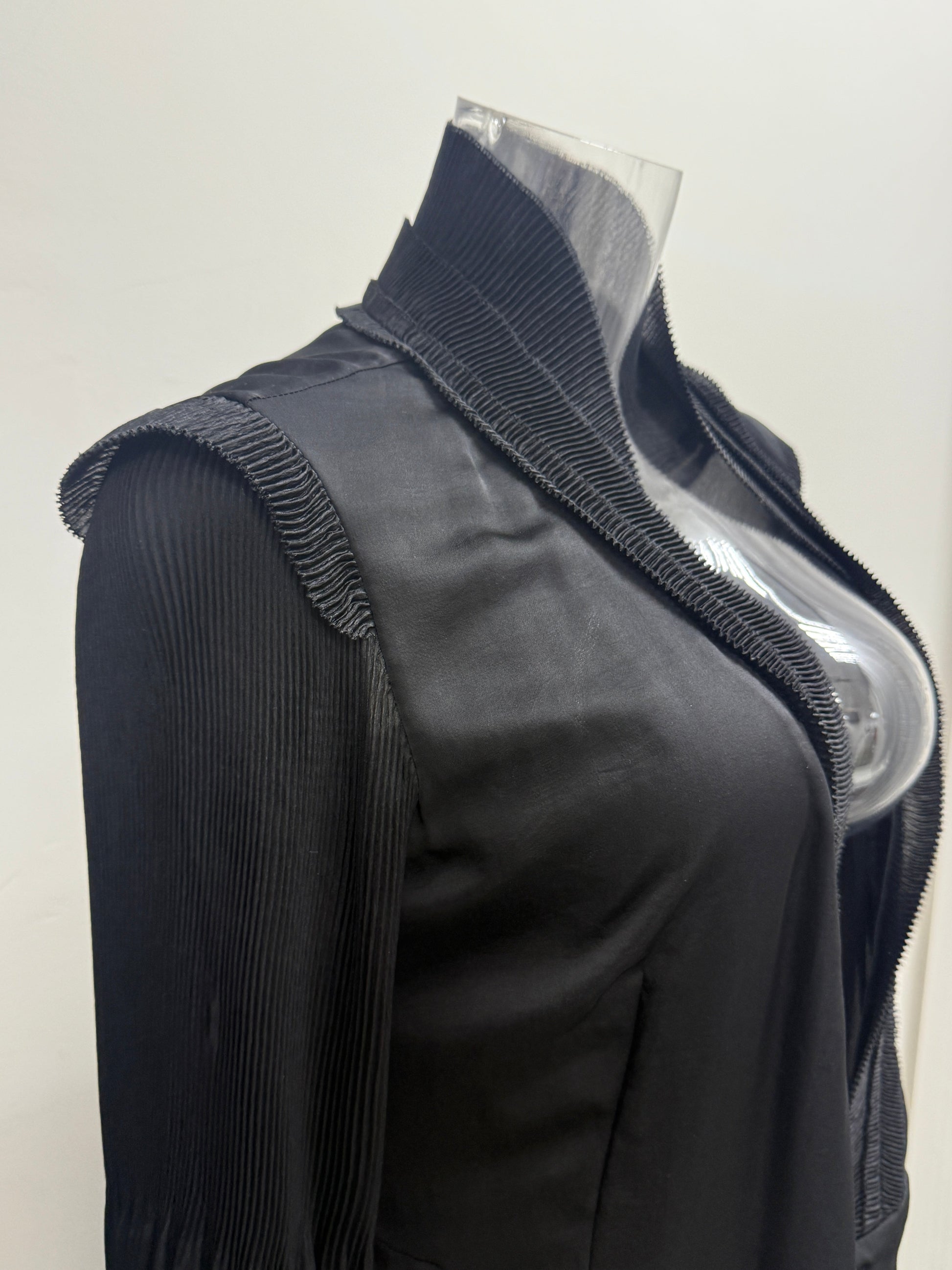 GREENIES Diane von Furstenberg Black Pleated Tie-Waist Dress