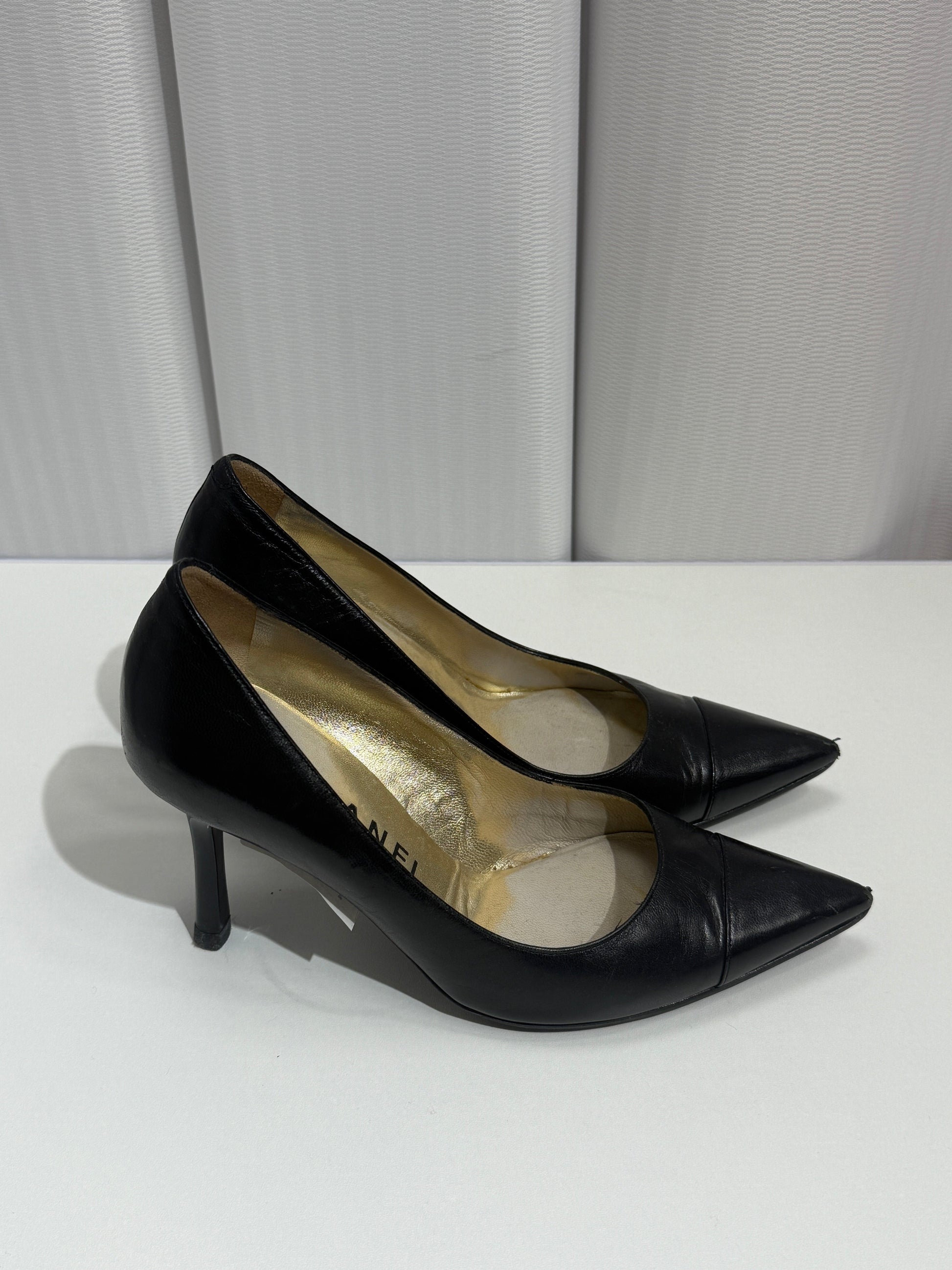 Black Pointed Leather Kitten Heels - GREENIES