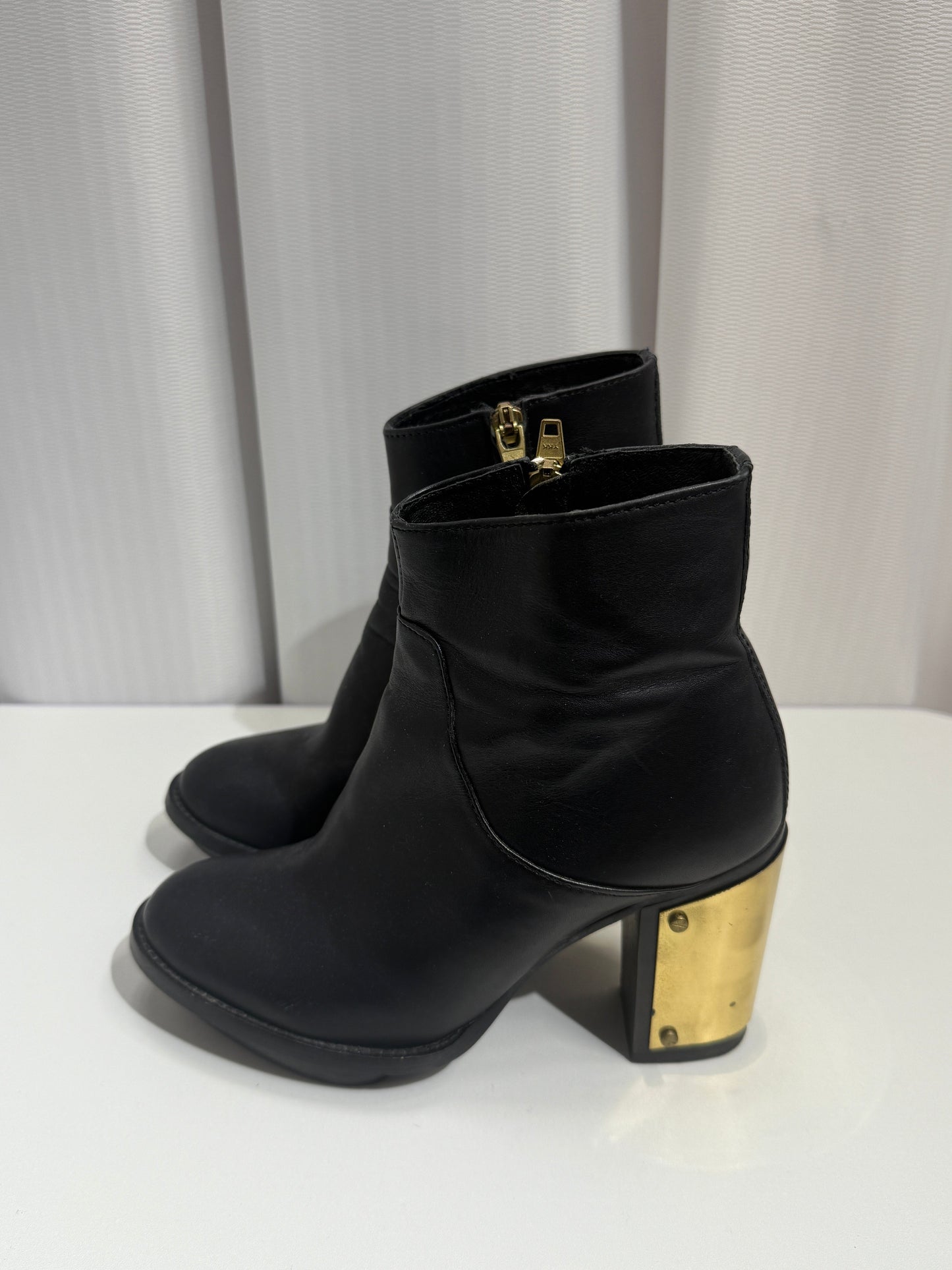 Black Ankle Boots Gold Heel - GREENIES