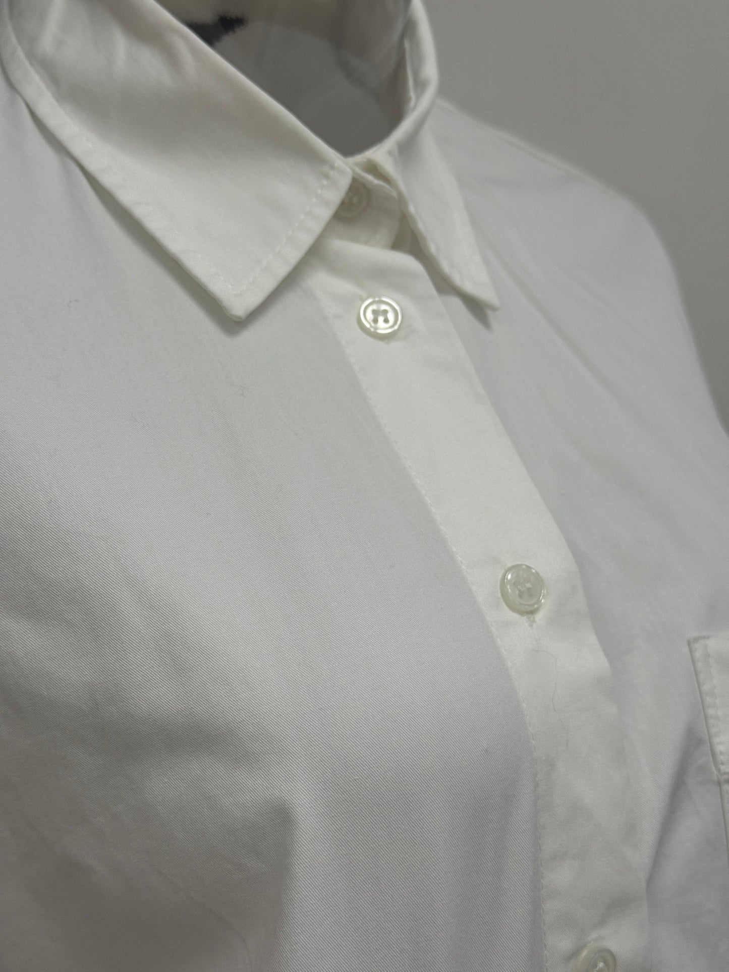 GREENIES ZARA White Cropped Button-Up Shirt