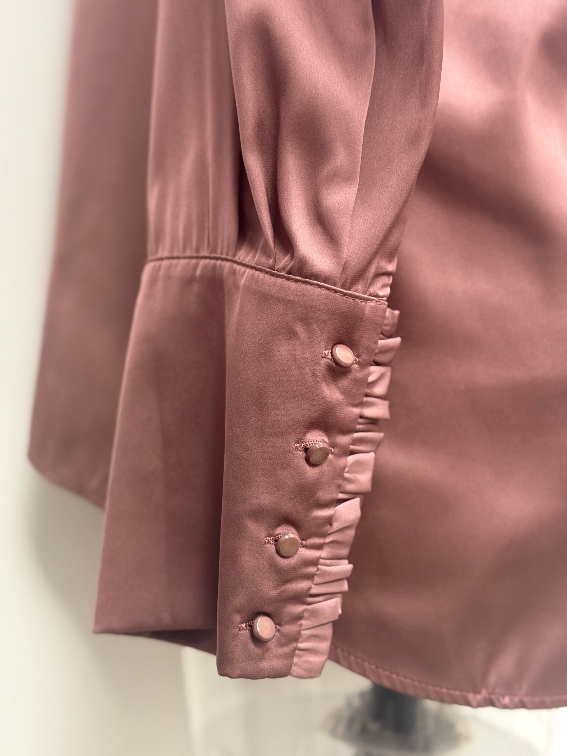 GREENIES tensione in Mauve Satin Puff Sleeve Blouse