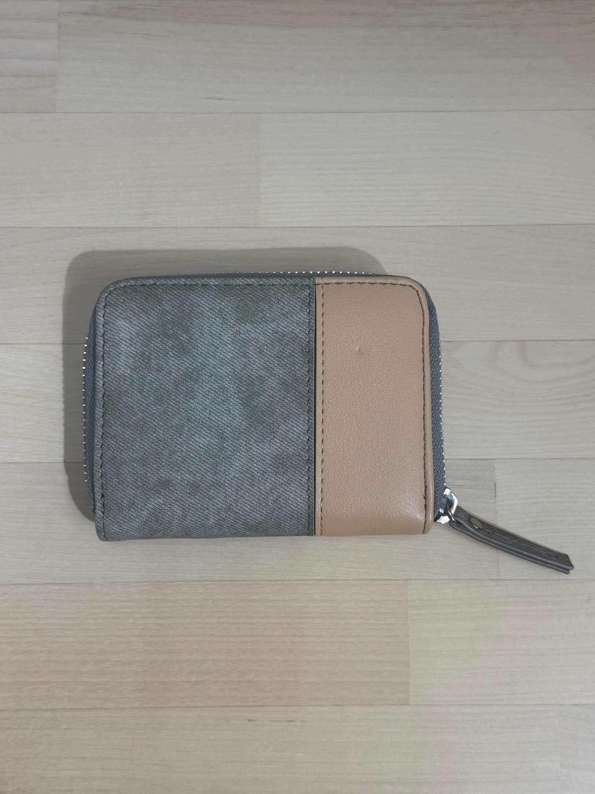 Two-Tone Zipped Canvas Wallet - GREENIES