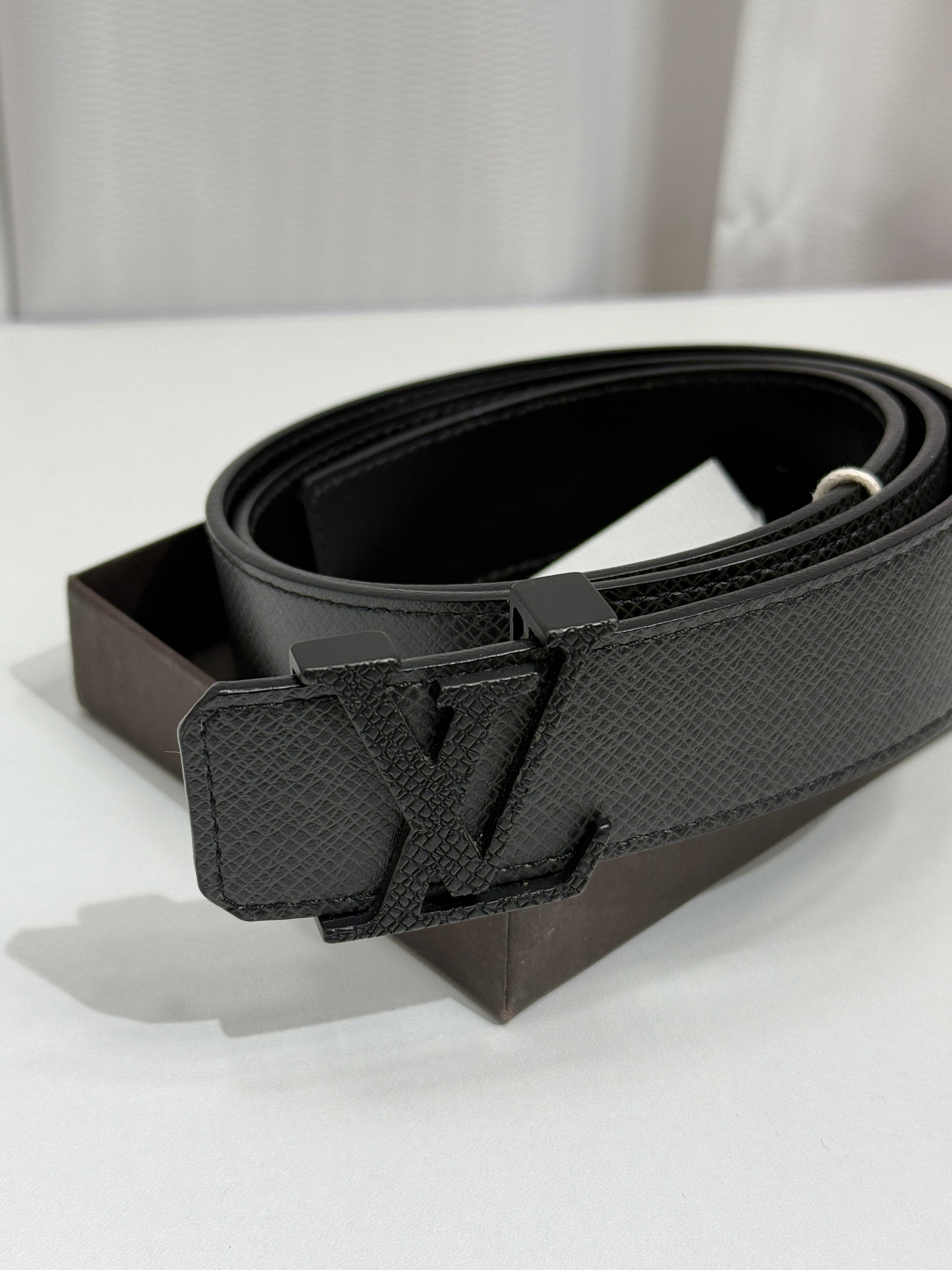 Textured Black Monogram Buckle Belt - GREENIES