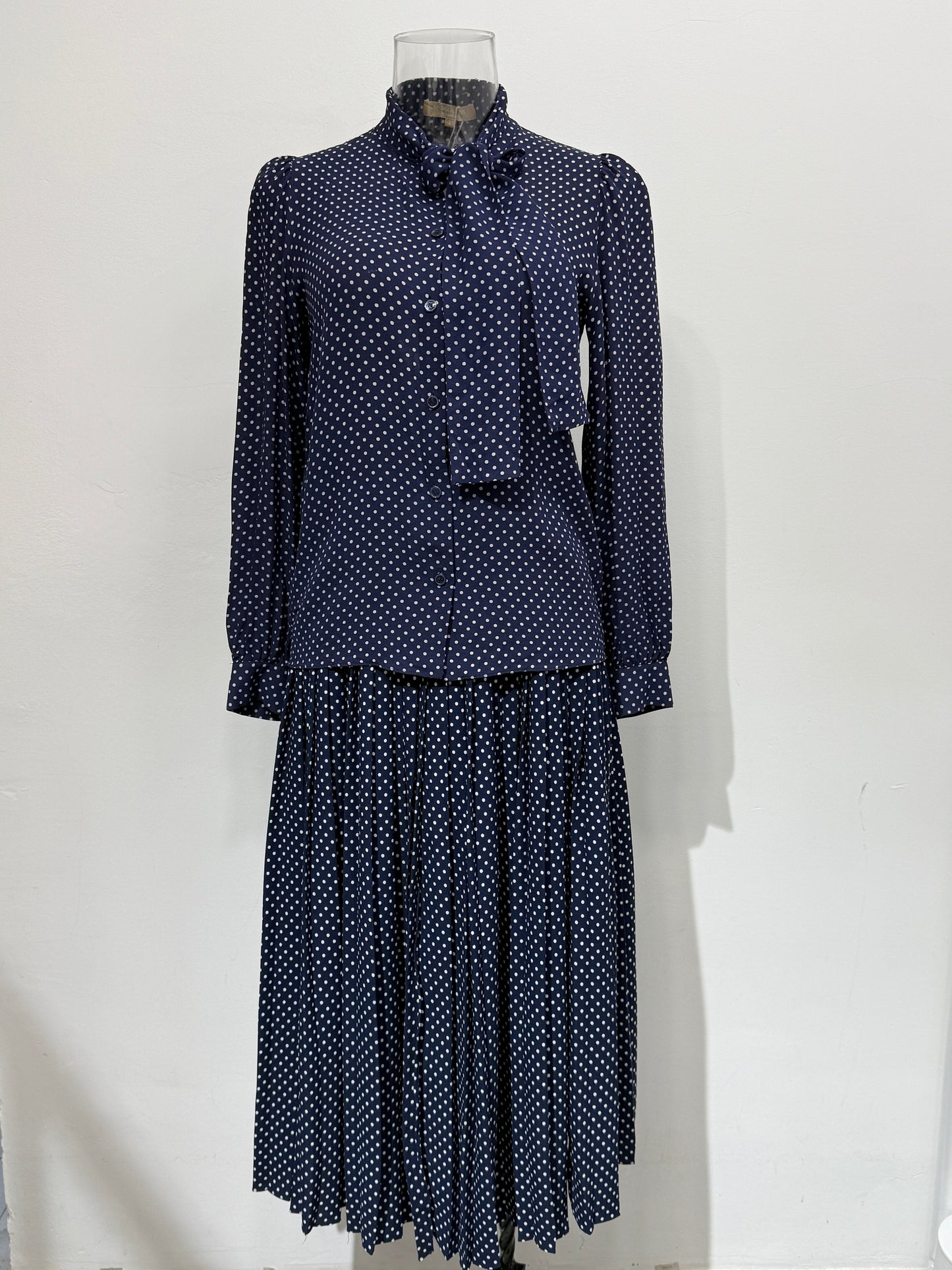 Navy Polka Dot Pleated Set - GREENIES