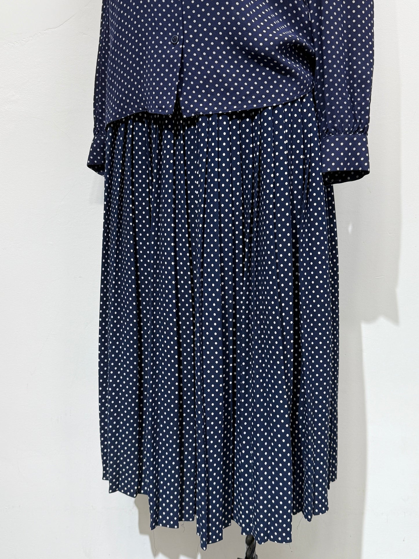Navy Polka Dot Pleated Set - GREENIES
